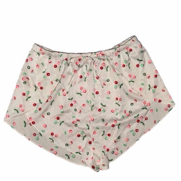 Colsie Other - NWOT Y2K 🍒Colsie White Cherry Print Shorts